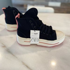 Zara Black Canvas Women’s Sneakers
